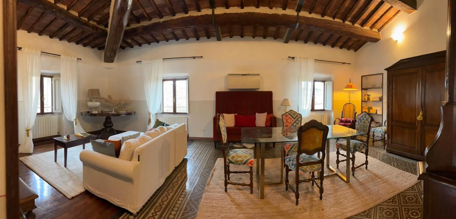 A Painting For Each Window! Apartment Siena 0*,  Italy