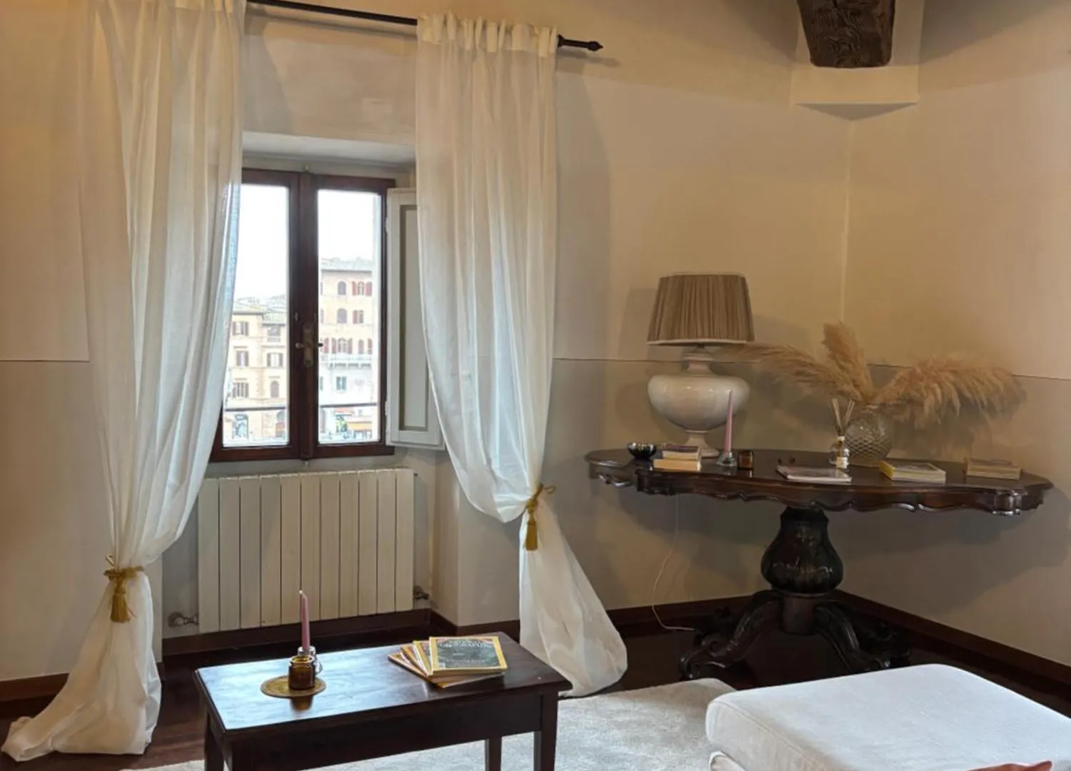 A Painting For Each Window! Apartment Siena 0*,  Italy